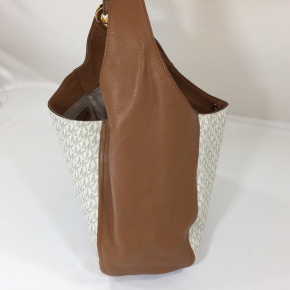 Michael Kors Fulton Large Shoulder - Picture 4 of 5